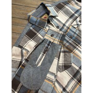 Dakota Grizzly Shirt Jacket L Plaid Quilted Lined Flannel Shacket Mens
